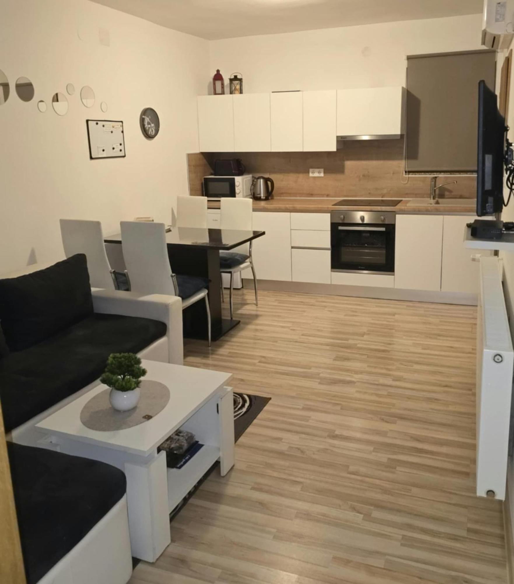 Apartmani Baotic Zupanja Eksteriør billede